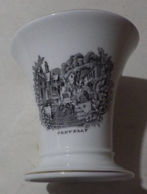 Rex Whistler Clovelly vase
